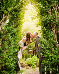 Many brides believe that nature provides the best wedding theme.