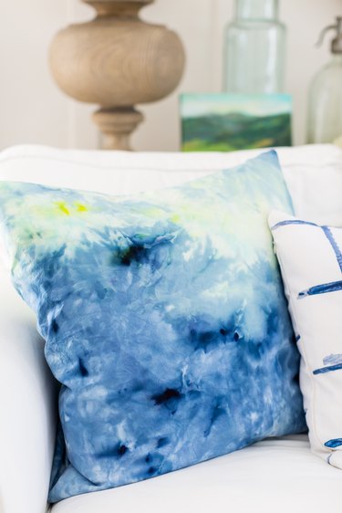 Ice dye pillow