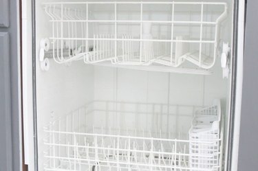 How to Clean Inside a Dishwasher