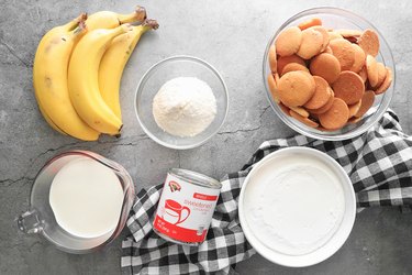 Ingredients for classic banana pudding