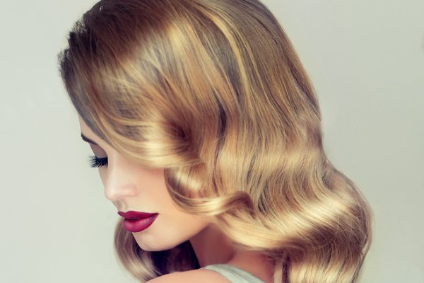 6 Hollywood Waves Tutorials for All Hair Lengths | If you want to know how to do classic vintage waves on your own hair, these tips and tutorials are for you! Whether you have short, medium, or long hair, retro waves are the perfect way to add a little glamour to your look. If you're looking for wedding hairstyles for the bride (or bridal party), need an easy 'do for a formal event, or just want to add a little style for a date night, these step-by-step tutorials are for you!